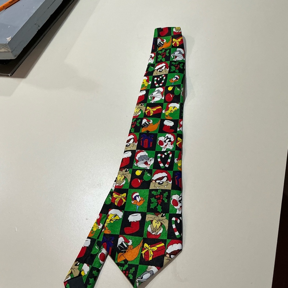 Vintage 1998 Looney Tunes Christmas Tie